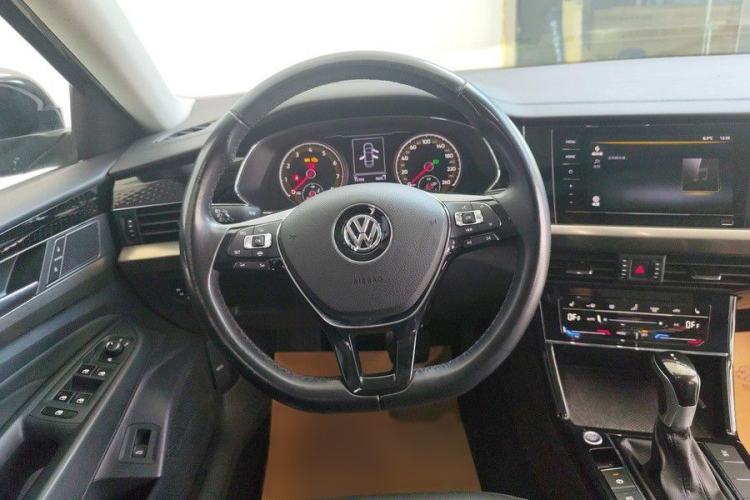 Used Volkswagen Passat 2020 330TSI Elite Edition China VI Interior 2