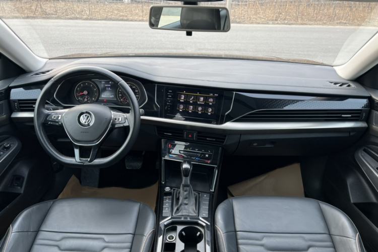 Used Volkswagen Passat 2020 330TSI Elite Edition China VI Interior 2