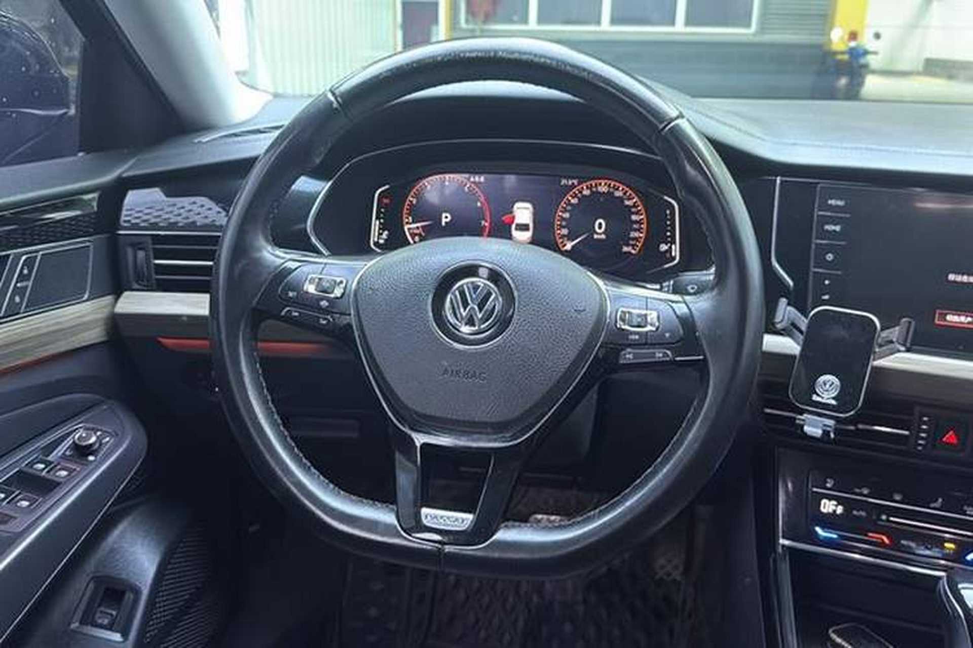 Used Volkswagen Passat 2020 330TSI Luxury Edition China VI Interior 3