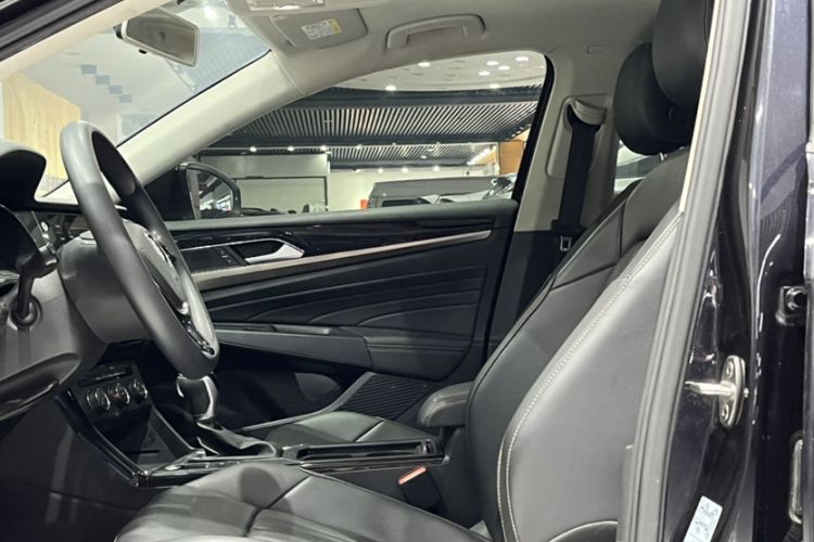 Used Volkswagen Passat 2020 280TSI Business Edition China VI Standard Interior 3