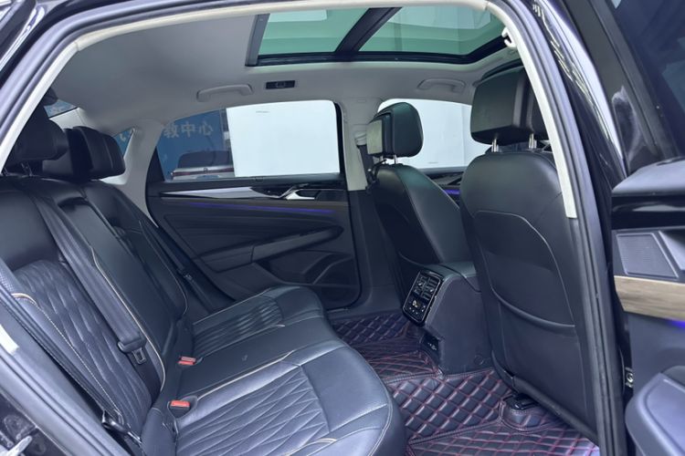 Used Volkswagen Passat 2020 330TSI Luxury Edition China VI Interior 3