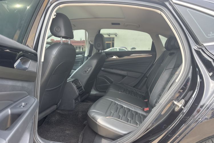 Used Volkswagen Passat 2020 330TSI Elite Edition China VI Interior 4