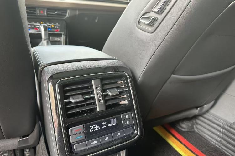 Used Volkswagen Passat 2020 Revised Version 330TSI Luxury Edition China VI Standard Interior 4