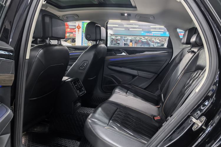 Used Volkswagen Passat 2020 Restyled 380TSI Luxury Edition China VI Standard Interior 4