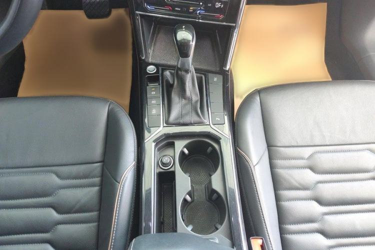 Used Volkswagen Passat 2020 330TSI Elite Edition China VI Interior 4