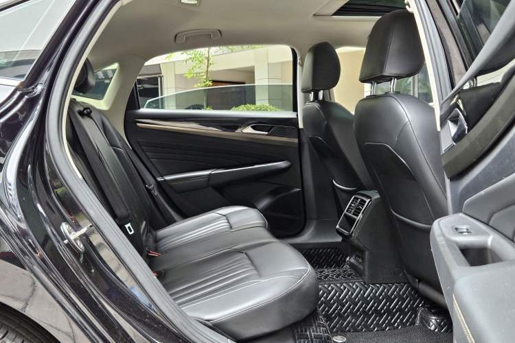 Used Volkswagen Passat 2020 280TSI Business Edition China V Standard Interior 4