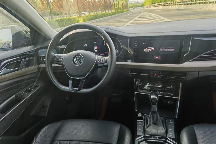 Used Volkswagen Passat 2020 Revised Version 330TSI Luxury Edition China VI Standard Interior 5