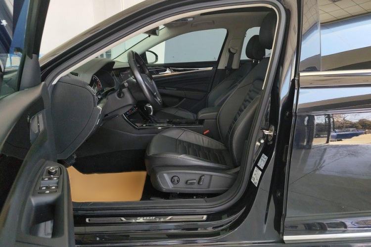 Used Volkswagen Passat 2020 330TSI Elite Edition China VI Interior 5