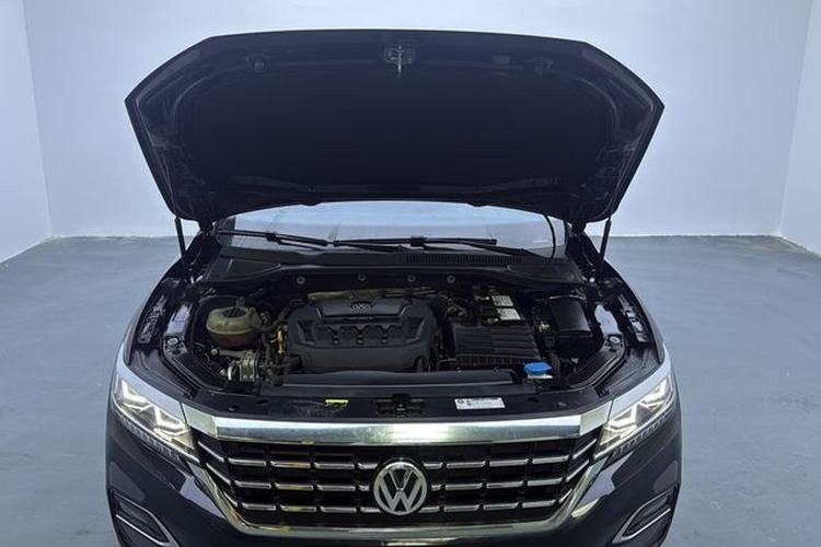 Used Volkswagen Passat 2020 330TSI Luxury Edition China VI Interior 8