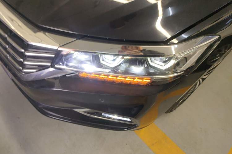 Used Volkswagen Passat 2020 Revised Version 330TSI Luxury Edition China VI Standard Left Front Headlight