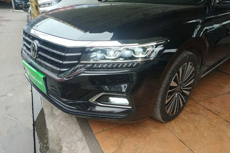 Used Volkswagen Passat 2020 Revised Version 330TSI Luxury Edition China VI Standard Left Front Headlight