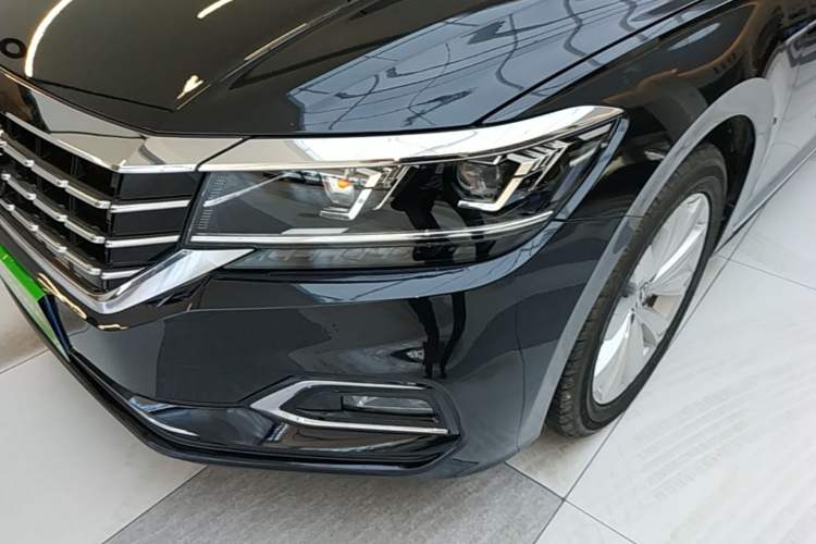 Used Volkswagen Passat 2020 Facelift 330TSI Elite Edition China VI Standard Left Front Headlight