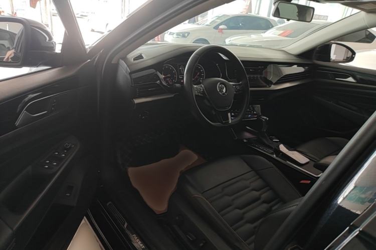 Used Volkswagen Passat 2020 330TSI Elite Edition China VI Left Front Seat