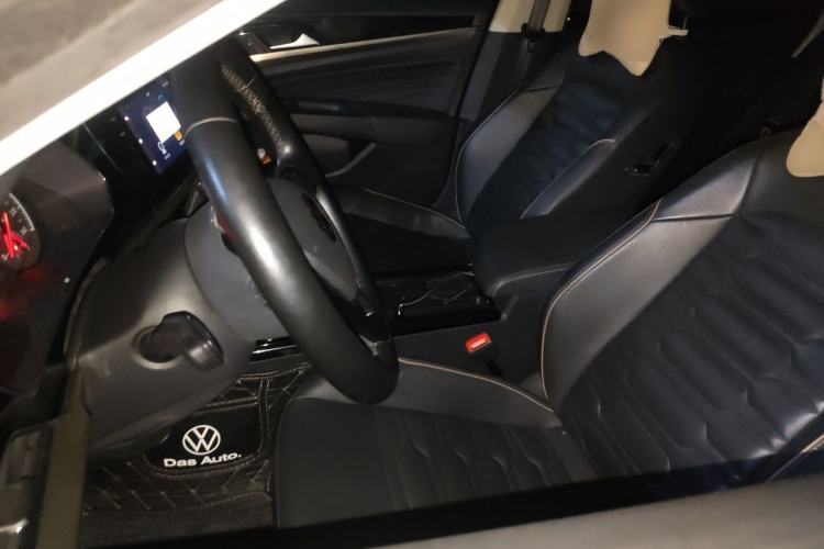 Used Volkswagen Passat 2020 330TSI Elite Edition China VI Left Front Seat