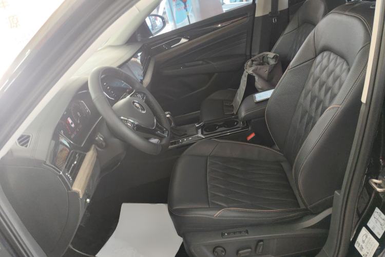 Used Volkswagen Passat 2020 Revised Version 330TSI Luxury Edition China VI Standard Left Front Seat