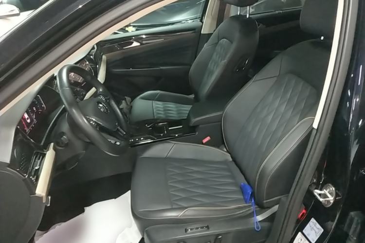 Used Volkswagen Passat 2020 330TSI Luxury Edition China VI Left Front Seat