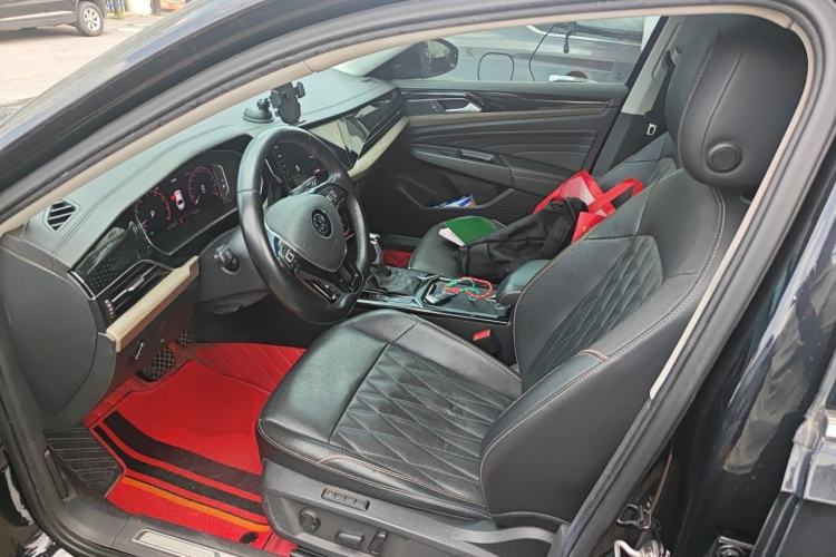 Used Volkswagen Passat 2020 Revised Version 330TSI Luxury Edition China VI Standard Left Front Seat
