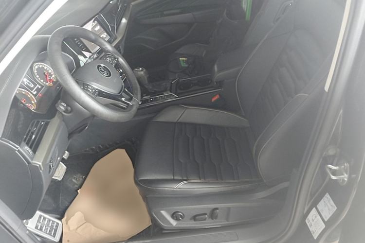 Used Volkswagen Passat 2020 Facelift 330TSI Elite Edition China VI Standard Left Front Seat
