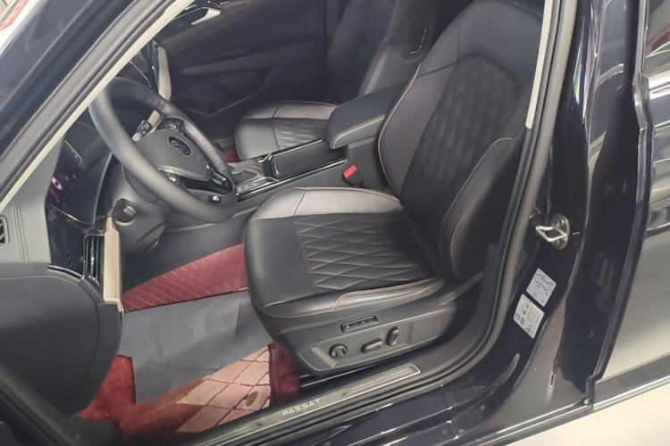 Used Volkswagen Passat 2020 Revised Version 330TSI Luxury Edition China VI Standard Left Front Seat