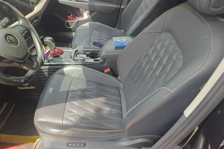 Used Volkswagen Passat 2020 Revised Version 330TSI Luxury Edition China VI Standard Left Front Seat