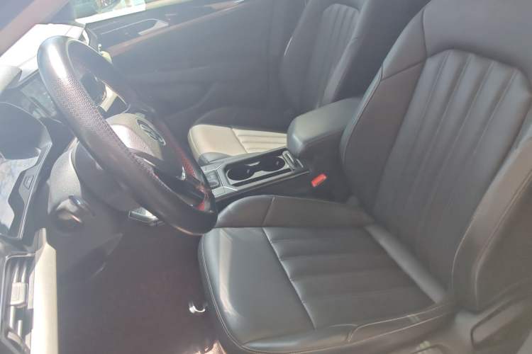 Used Volkswagen Passat 2020 Revised Version 280TSI Business Edition China VI Standard Left Front Seat