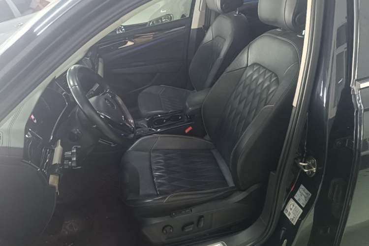 Used Volkswagen Passat 2020 Facelift 330TSI Prestige Edition China VI Standard Left Front Seat