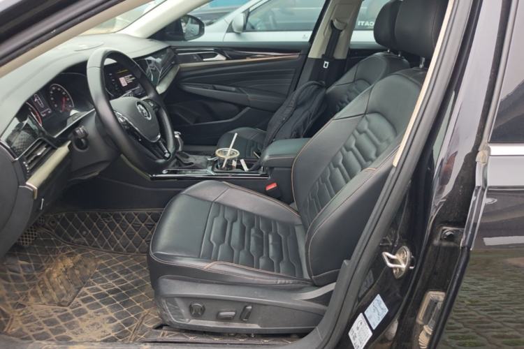 Used Volkswagen Passat 2020 330TSI Elite Edition China VI Left Front Seat