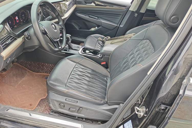 Used Volkswagen Passat 2020 Revised Version 330TSI Luxury Edition China VI Standard Left Front Seat