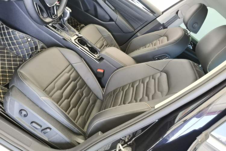 Used Volkswagen Passat 2020 Revised Version 280TSI Elite Edition China VI Standard Left Front Seat