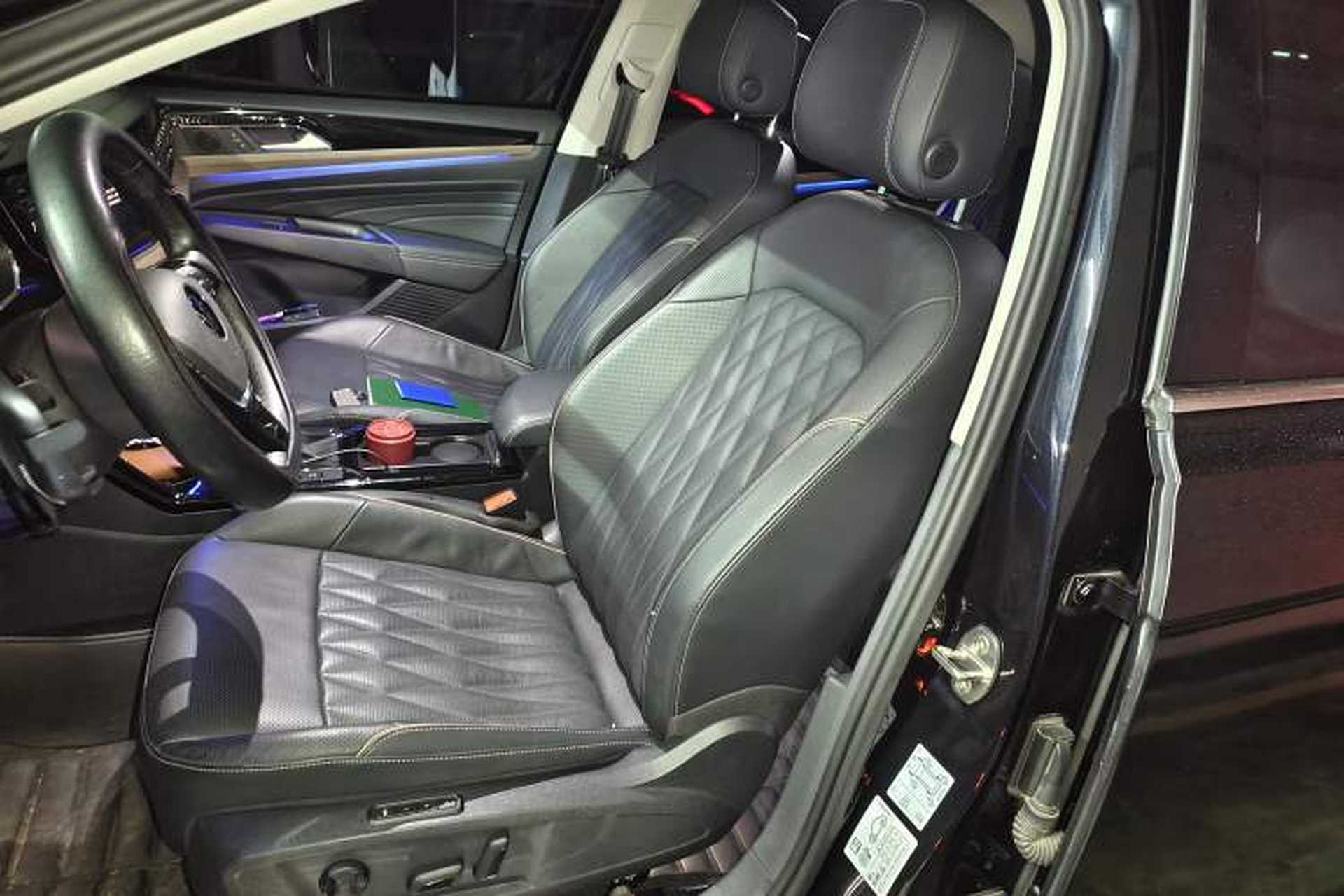 Used Volkswagen Passat 2020 Revised Version 330TSI Luxury Edition China VI Standard Left Front Seat