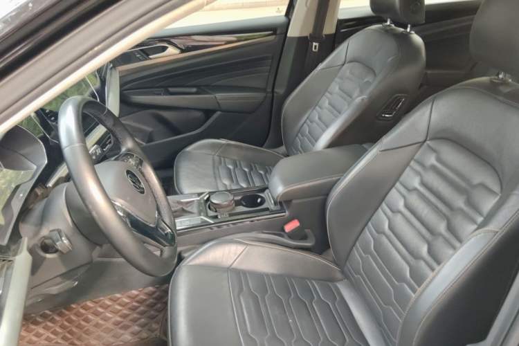 Used Volkswagen Passat 2020 330TSI Elite Edition China VI Left Front Seat