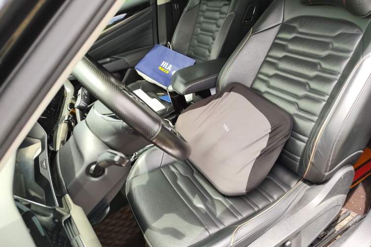 Used Volkswagen Passat 2020 330TSI Elite Edition China VI Left Front Seat
