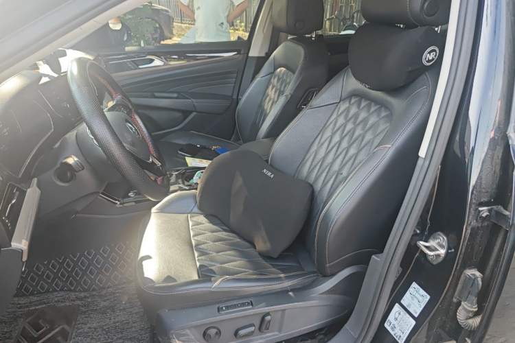 Used Volkswagen Passat 2020 Revised Version 330TSI Luxury Edition China VI Standard Left Front Seat