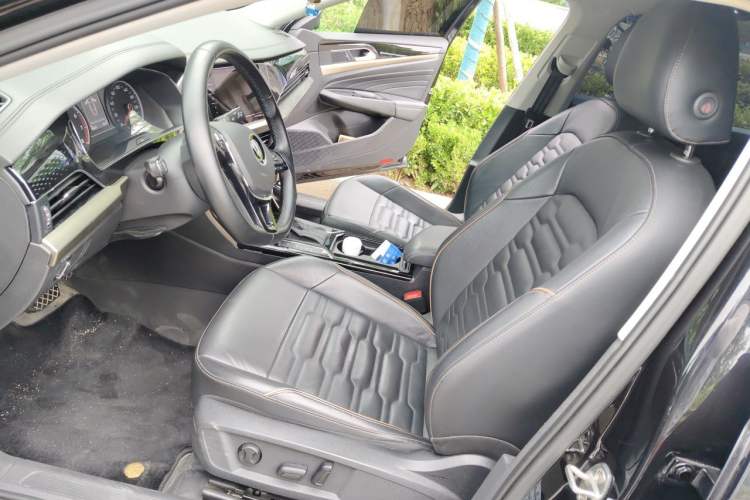 Used Volkswagen Passat 2020 330TSI Elite Edition China VI Left Front Seat