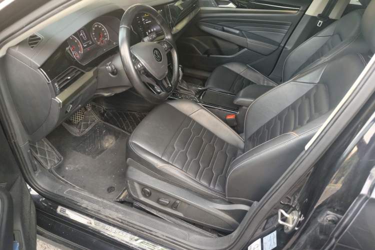 Used Volkswagen Passat 2020 330TSI Elite Edition China VI Left Front Seat