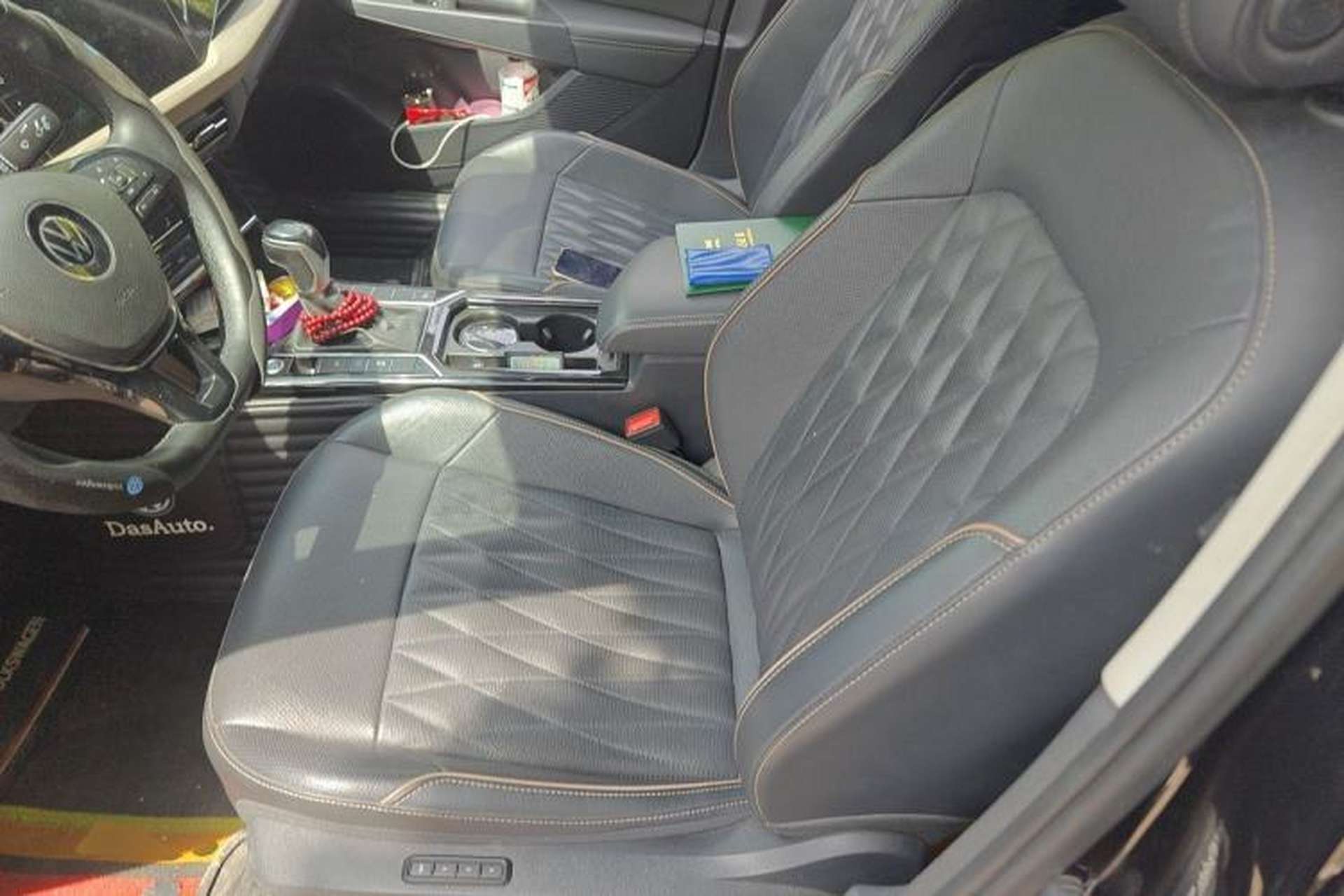 Used Volkswagen Passat 2020 Revised Version 330TSI Luxury Edition China VI Standard Left Front Seat