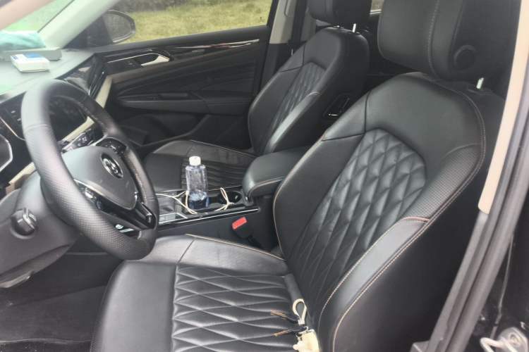 Used Volkswagen Passat 2020 330TSI Luxury Edition China VI Left Front Seat