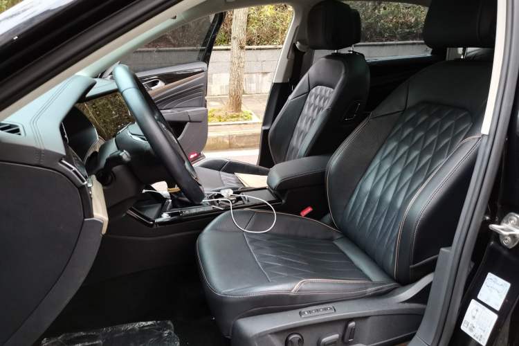 Used Volkswagen Passat 2020 330TSI Luxury Edition China VI Left Front Seat
