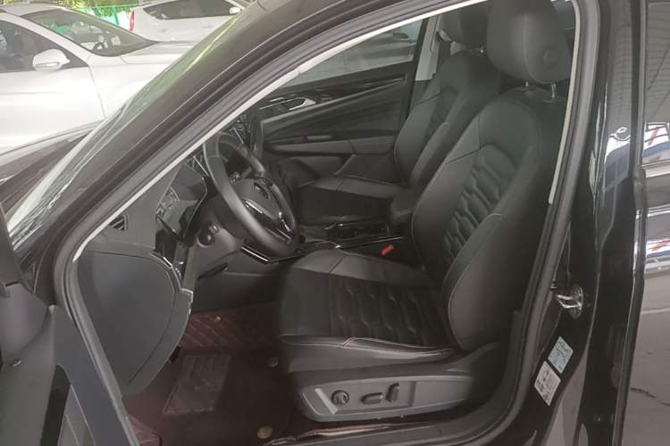 Used Volkswagen Passat 2020 Revised Version 280TSI Elite Edition China VI Standard Left Front Seat