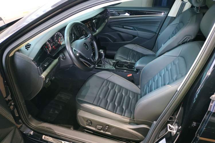 Used Volkswagen Passat 2020 Facelift 330TSI Elite Edition China VI Standard Left Front Seat