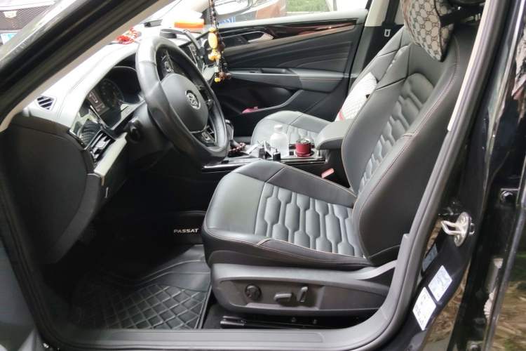 Used Volkswagen Passat 2020 330TSI Elite Edition China VI Left Front Seat