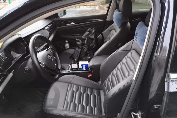 Used Volkswagen Passat 2020 330TSI Elite Edition China VI Left Front Seat