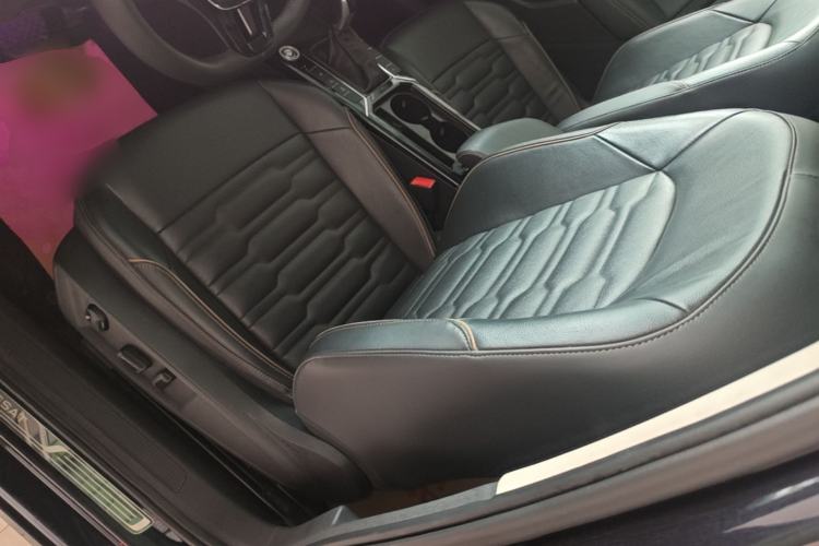 Used Volkswagen Passat 2020 330TSI Elite Edition China VI Left Front Seat