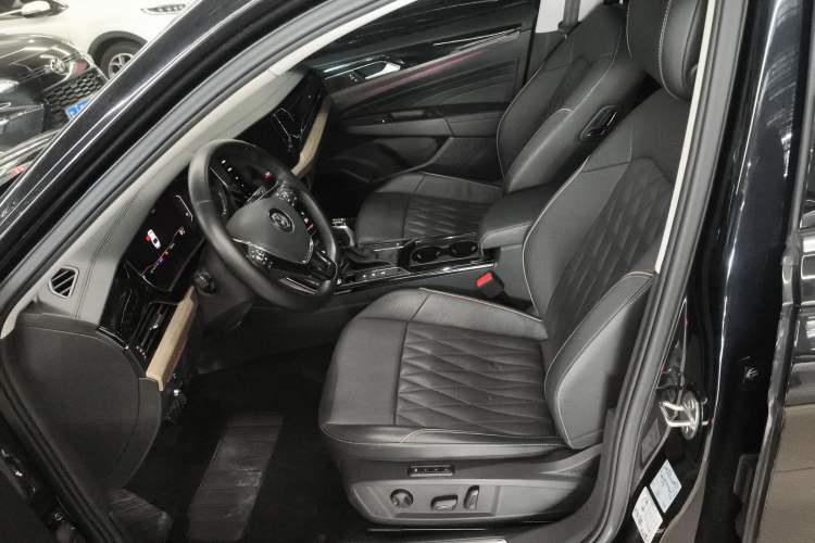 Used Volkswagen Passat 2020 330TSI Luxury Edition China VI Left Front Seat
