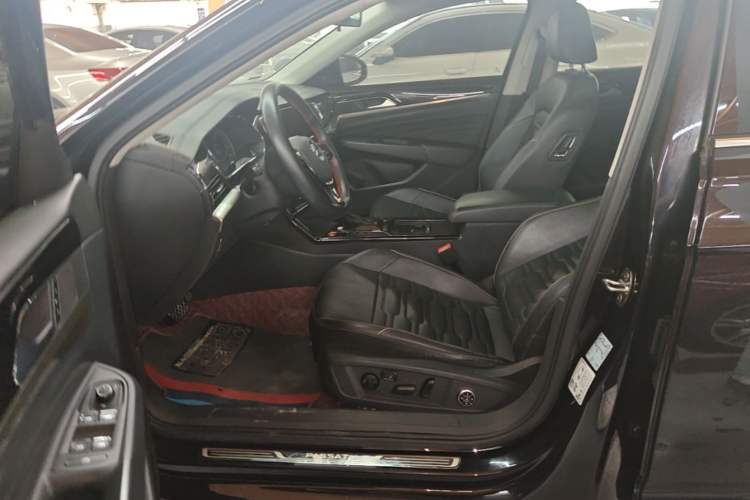 Used Volkswagen Passat 2020 Facelift 330TSI Elite Edition China VI Standard Left Front Seat