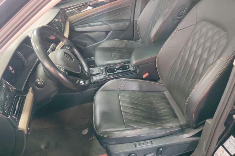 Used Volkswagen Passat 2020 Revised Version 330TSI Luxury Edition China VI Standard Left Front Seat