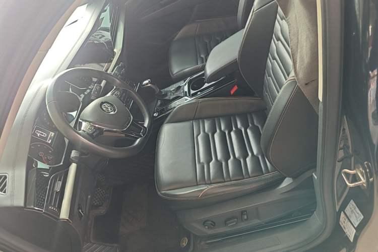 Used Volkswagen Passat 2020 330TSI Elite Edition China VI Left Front Seat