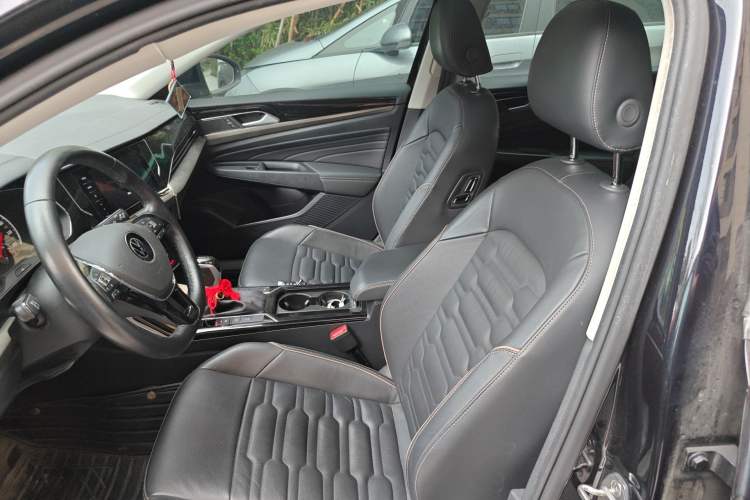 Used Volkswagen Passat 2020 330TSI Elite Edition China VI Left Front Seat