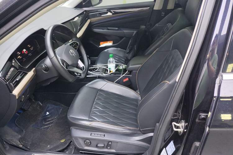 Used Volkswagen Passat 2020 330TSI Luxury Edition China VI Left Front Seat