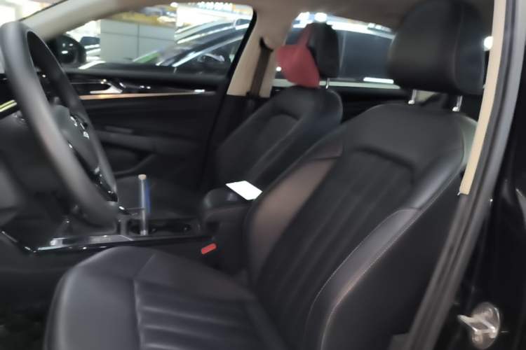 Used Volkswagen Passat 2020 Revised Version 280TSI Business Edition China VI Standard Left Front Seat